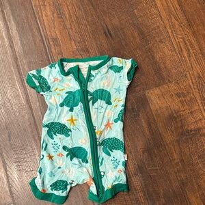 Little Sleepies 0-3 shorty